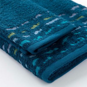 dettaglio set asciugamano con ospite Gatsby di Riviera blu con dettaglio multicolor
