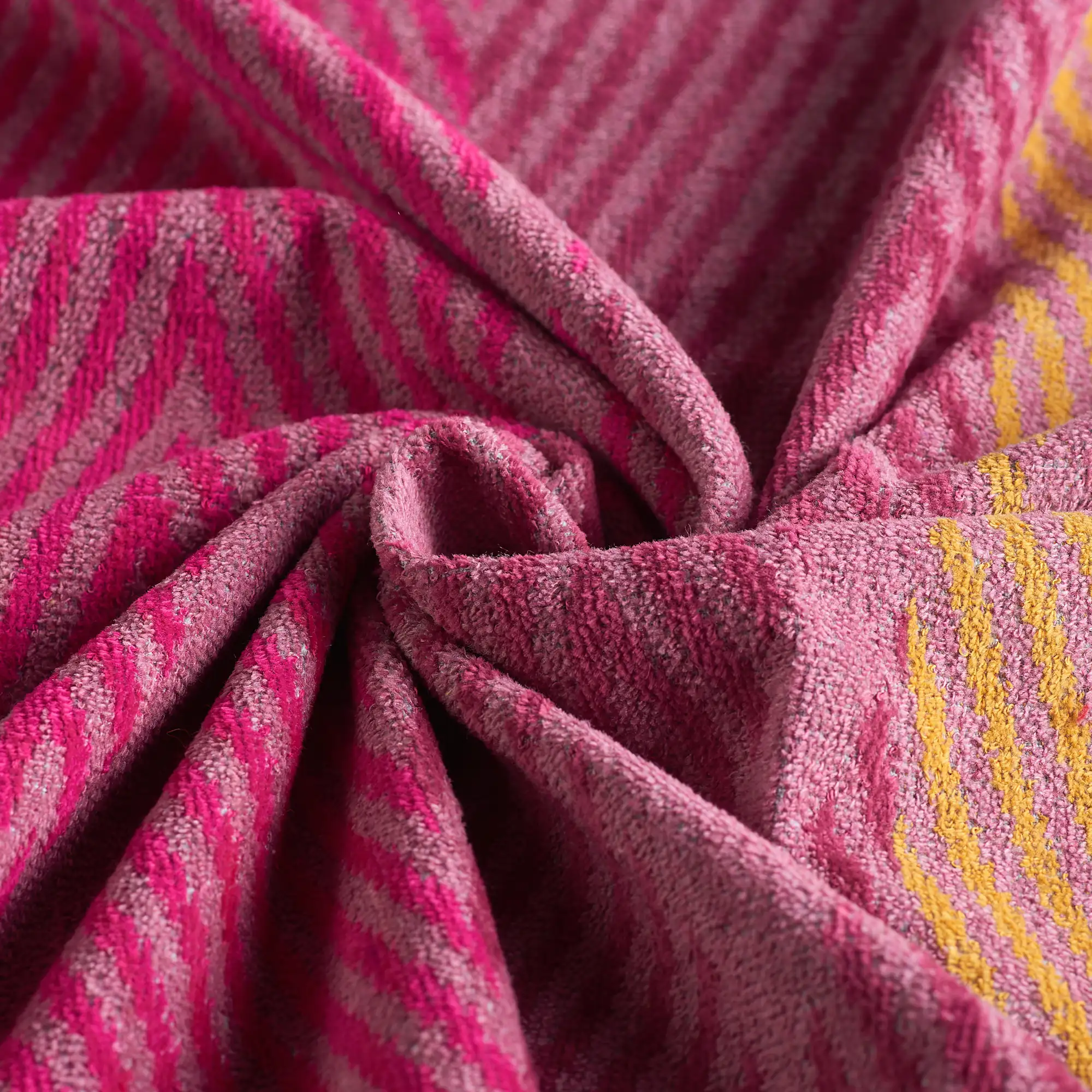 tessuto-telo-mare-chevron-mae dettaglio telo mare in spugna jacquard Chevron di Maè multicolor