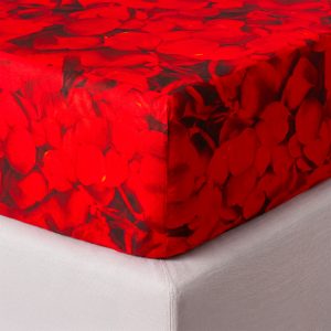 lenzuola con angoli da una piazza con rose rosse bassetti